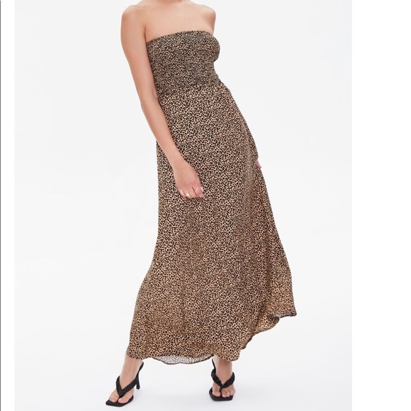 Dresses & Skirts - Leopard Maxi Dress